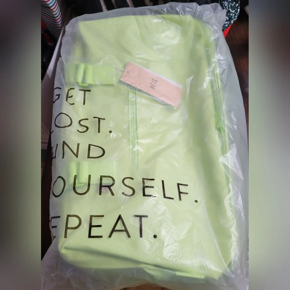 NWT BEIS Weekender Bag - Picture 4 of 5